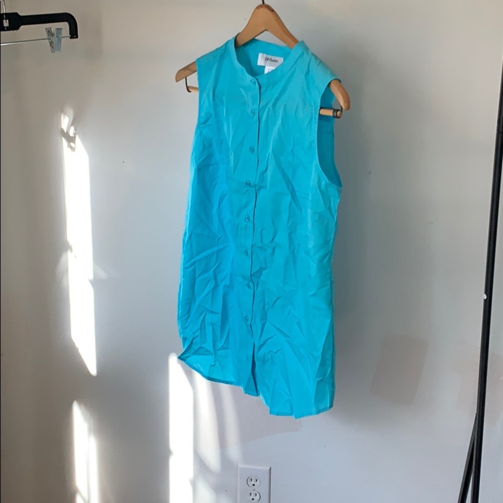 Blue dress shirt